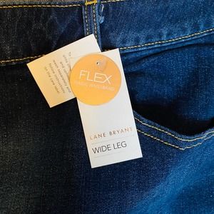 NWT Lane Bryant Womens midrise wide leg flex magic blue jeans 28 Short